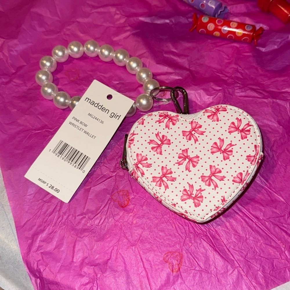 Madden girl, heart shaped bracelet